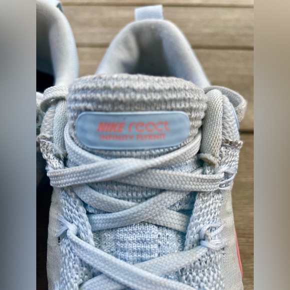 Nike React Infinity Flyknit 2 Sneakers Women’s - Picture 4 of 9